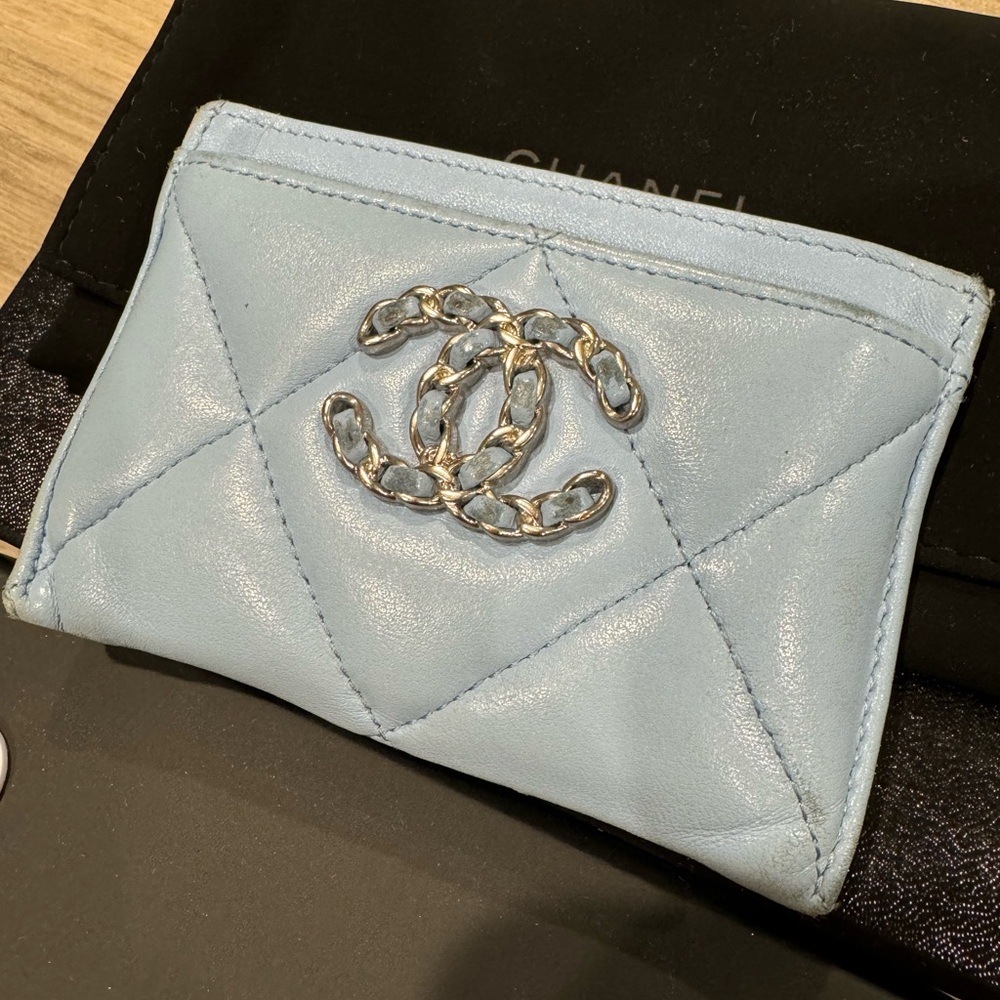 Chanel 19 Cardholder Blue - Picture 2 of 7